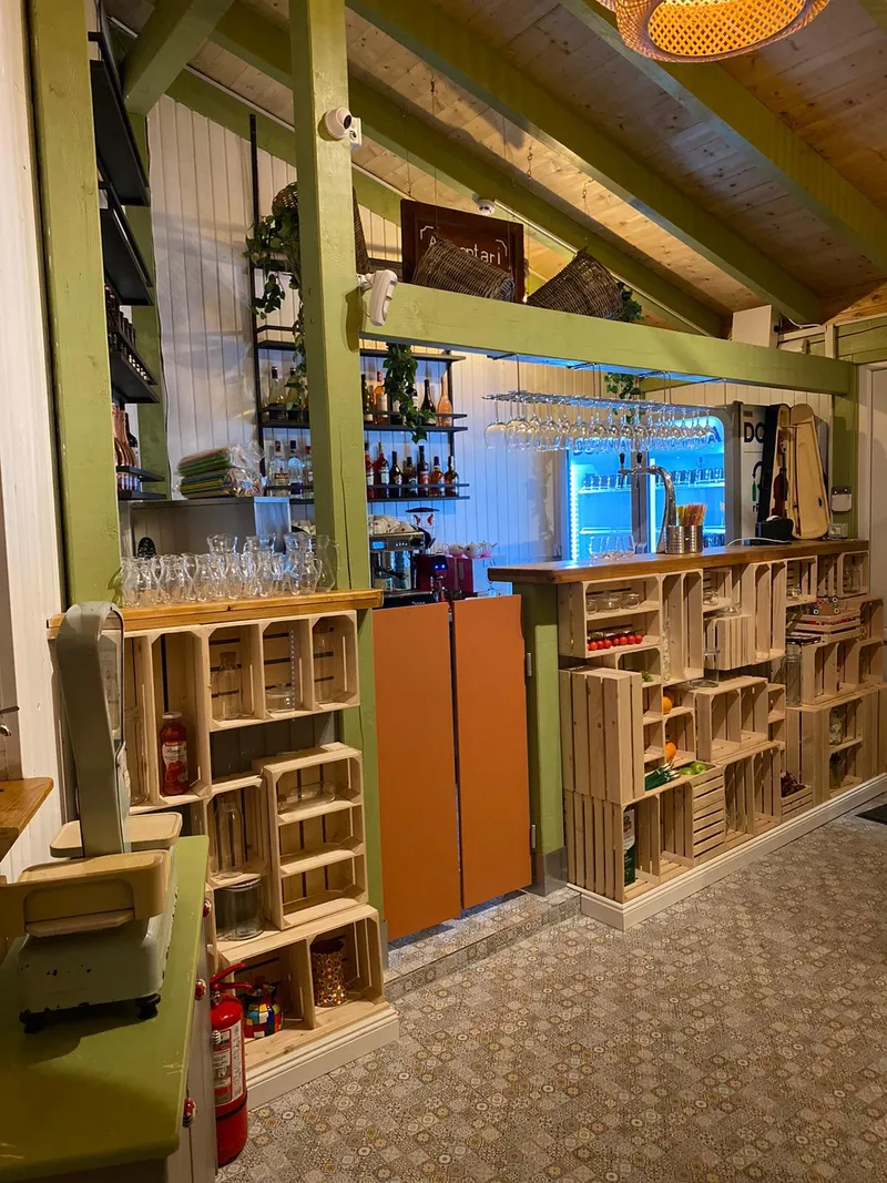 Barul restaurantului Volare